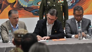 El presidente Paz promulga la ley de estados de excepción en medio de la radicalización de las protestas 