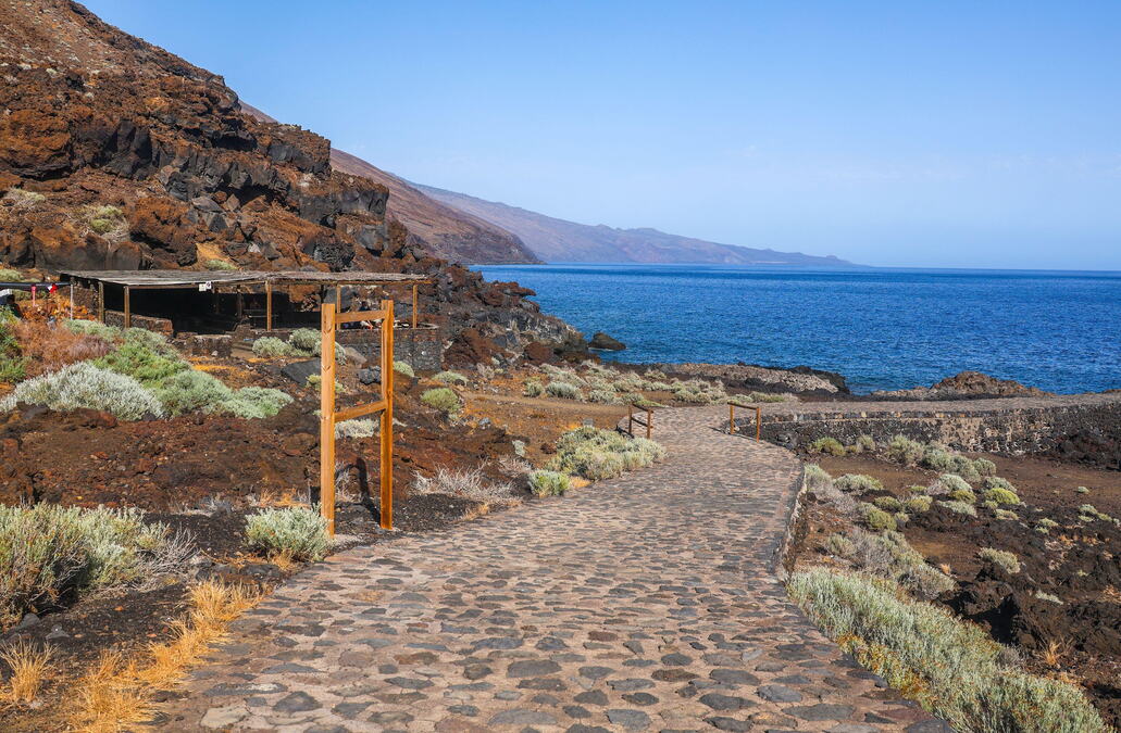 Na ovom ostrvu nema velikih hotela ni masovnog turizma: Izgleda kao raj i ima 1500 puta manje turista od Tenerifa (FOTO)