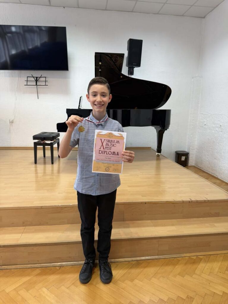 Učenici odsjeka solo pjevanja osvojili sedam zlatnih i dvije srebrne medalje na Sirmium Music Festu