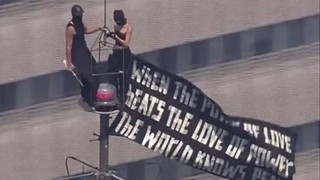 La pareja que subió a la cima del Empire State Building enfrenta varios cargos penales