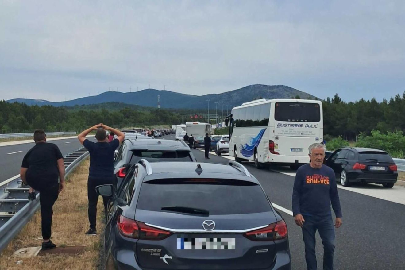 Strašna nesreća na A1: Stvorila se kolona, jurio helikopter i hitna pomoć