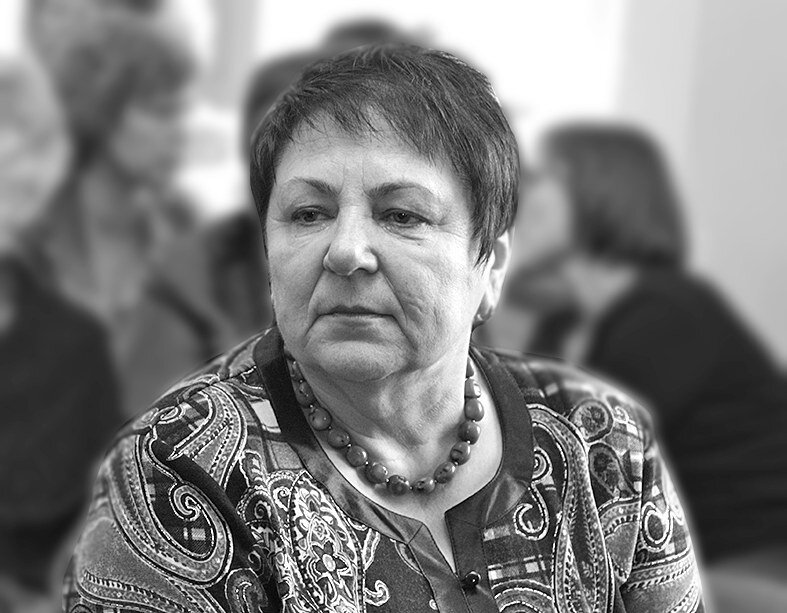 Mirė ilgametė Mažeikių gimnazijos direktorė