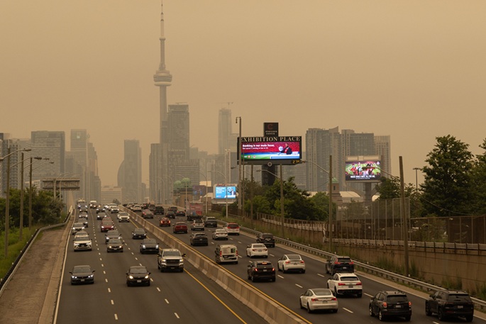 Wildfires in Canada's Ontario cause severe smog, disrupt rail traffic