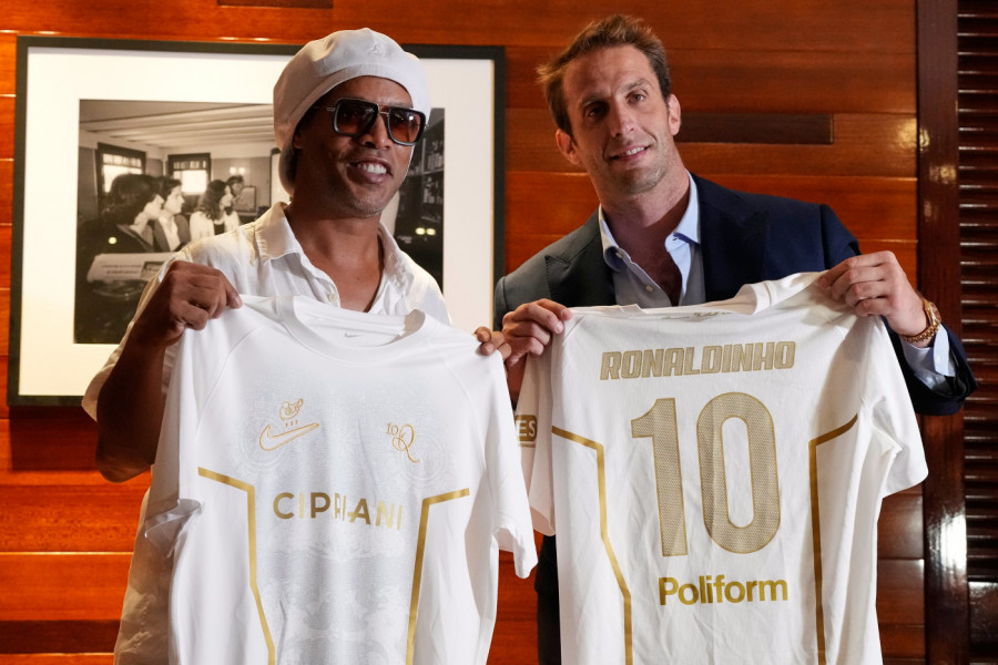 SENZACIJA, RONALDINJO SE VRATIO! Legendarni Brazilac opet igra fudbal, rešio da ostvari san!