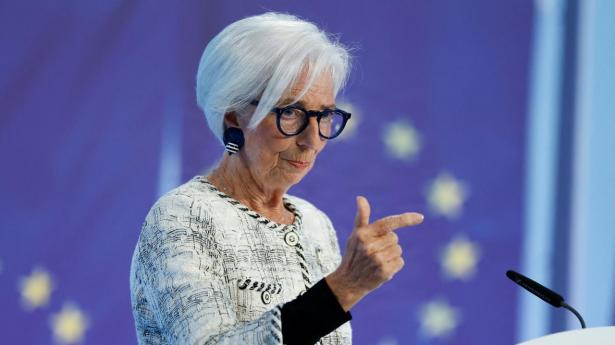 Pilen peger på renteløft – men ECB står med et svært valg
