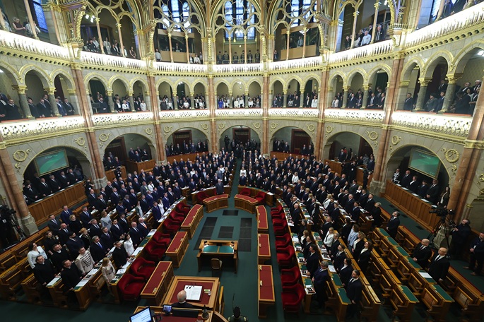 Hungary approves constitutional amendment allowing president's removal