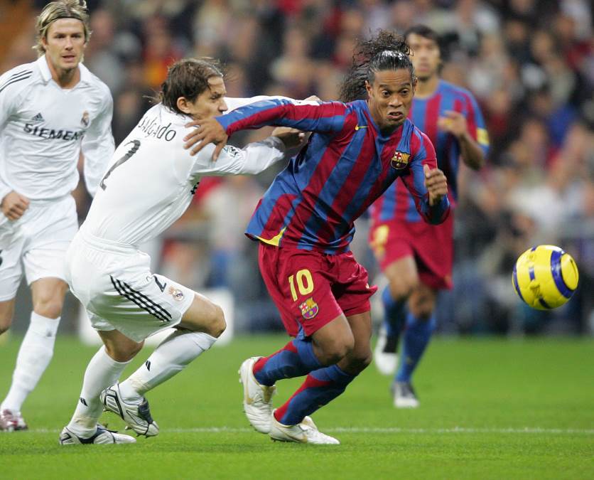 MAĐIONIČAR SE VRAĆA NA TEREN! Ronaldinjo ponovo u kopačkama: Jedva čekam da zaplešem sa loptom....