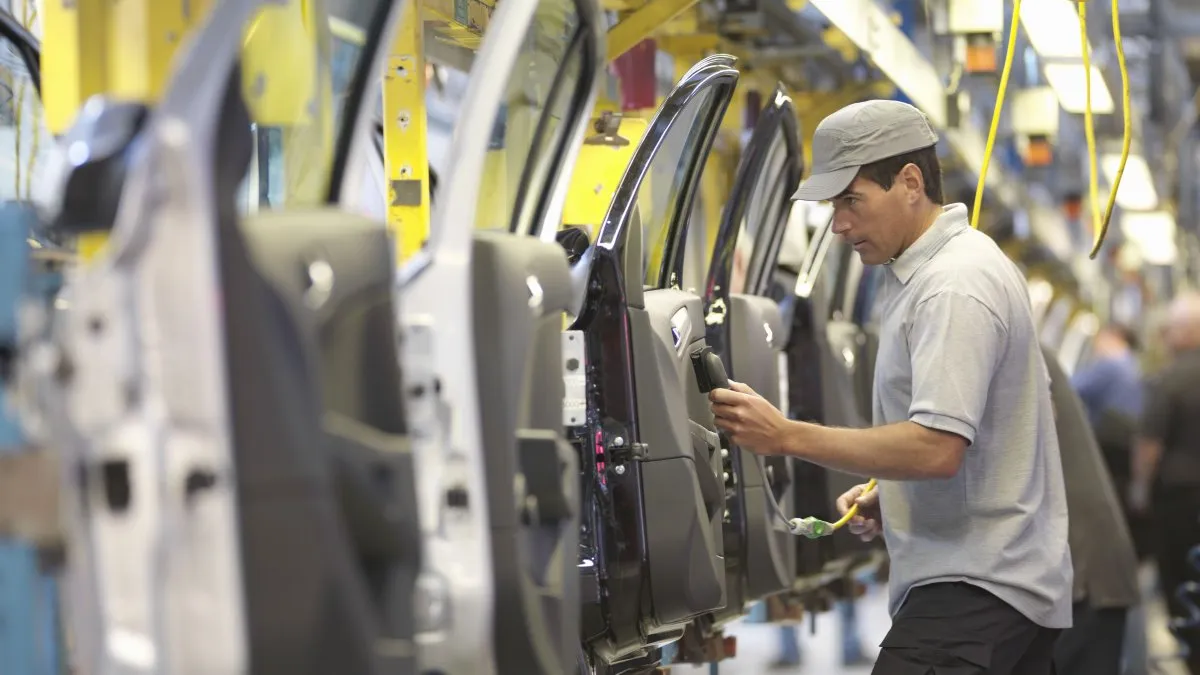 Autos 0km: los modelos nacionales cayeron más del doble que el mercado general en el primer semestre