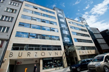 Pražská burza dnes odevzdala úterní zisky, klesla o více než procento