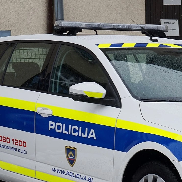 U Sloveniji uhapšeni državljani Srbije i Slovačke, sumnja se da su krijumčarili 126 migranata