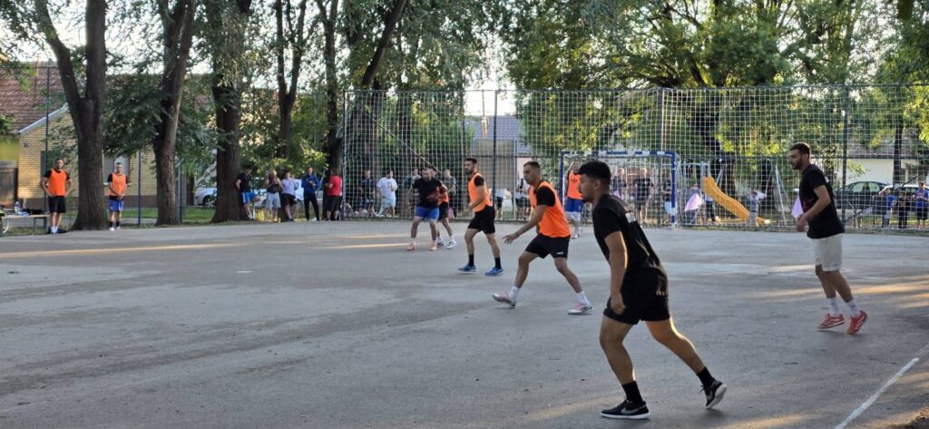 Počeo Novoselski turnir u malom fudbalu: Na terenu 12 ekipa, cilj fer igra i druženje