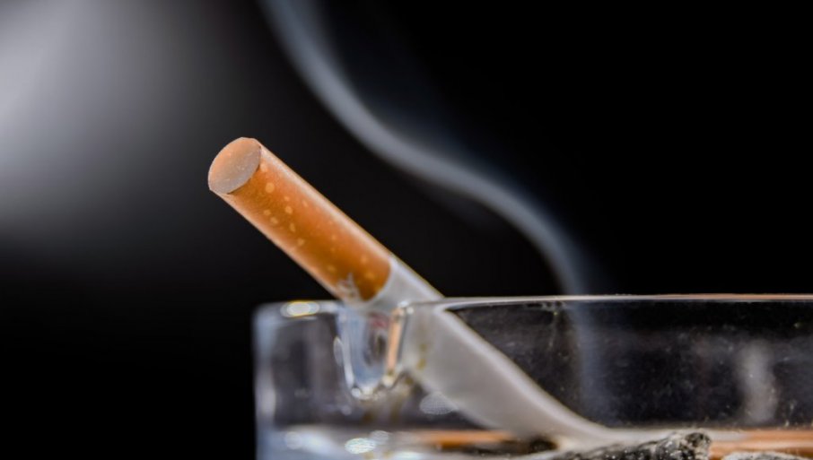 PAKLICA CIGARETA 12 EVRA? Nemačka probija poreske granice da reši manjak u budžetu