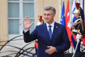 Plenković o mimohodu u Parizu: Lijepo je da je Hrvatska tu gdje treba biti