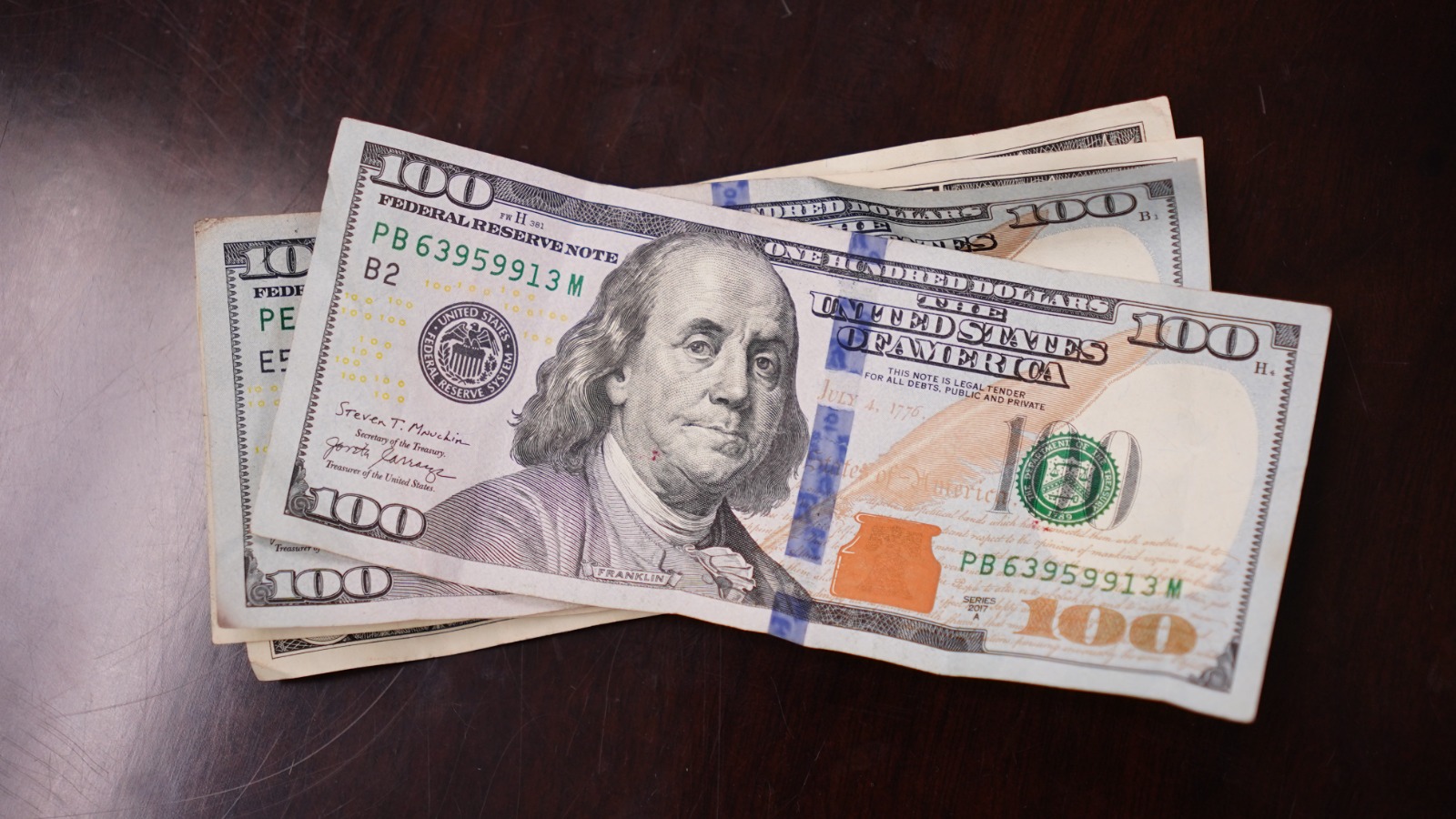 The dollar closes May with key movements: here’s how it impacts your wallet
