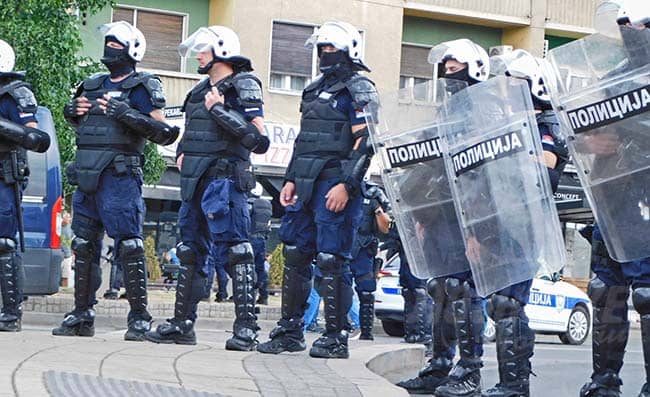 ДАНАС У ЛОЗНИЦИ – Неуспео ”прајд протест”