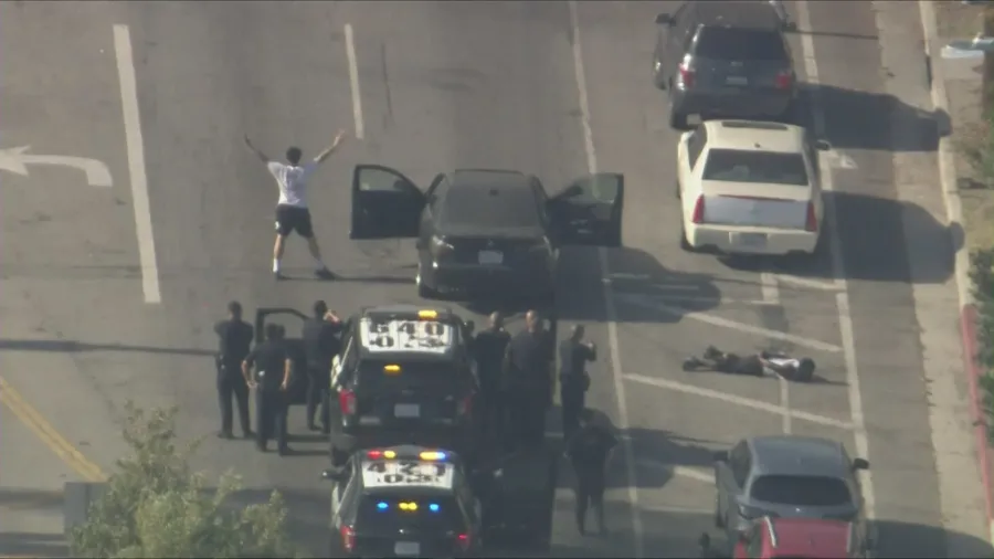 Pursuit suspects in custody after chase in South L.A.