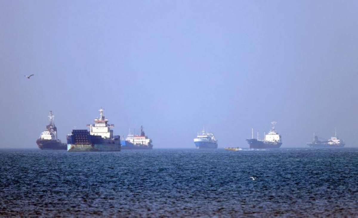 Bigger proportion of non-Iran ships crossing Hormuz strait: data