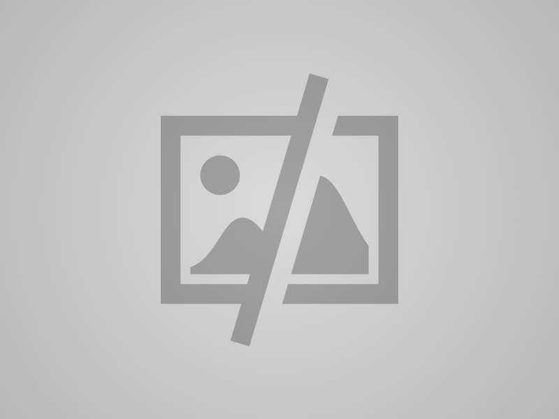 Objavili posnetke: starša dečka zapustila z zavezanimi očmi
