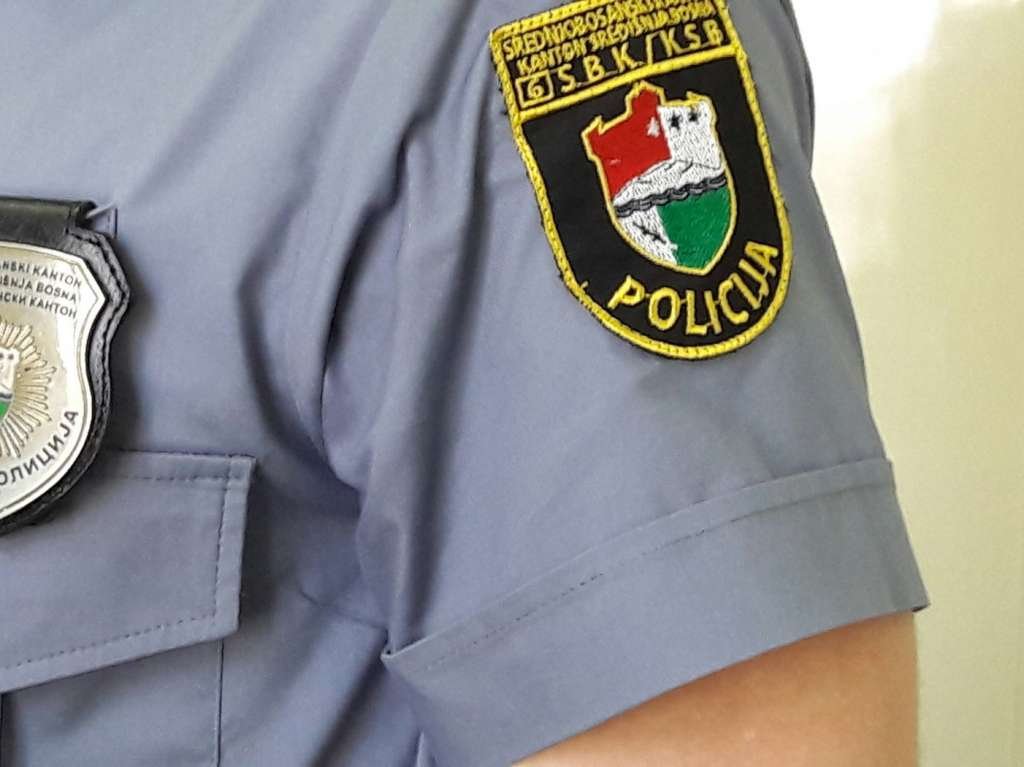 Kiseljak: Ispred zgrade u kojoj je RTV HB pronađena bomba