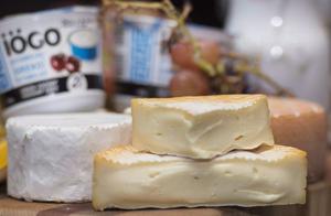 Cracker Barrel parent Lactalis Canada to buy Agropur's fine cheese division