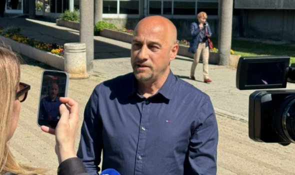 Jekić: Momčiloviću, stavite van snage nezakonitu odluku o Kopaoniku