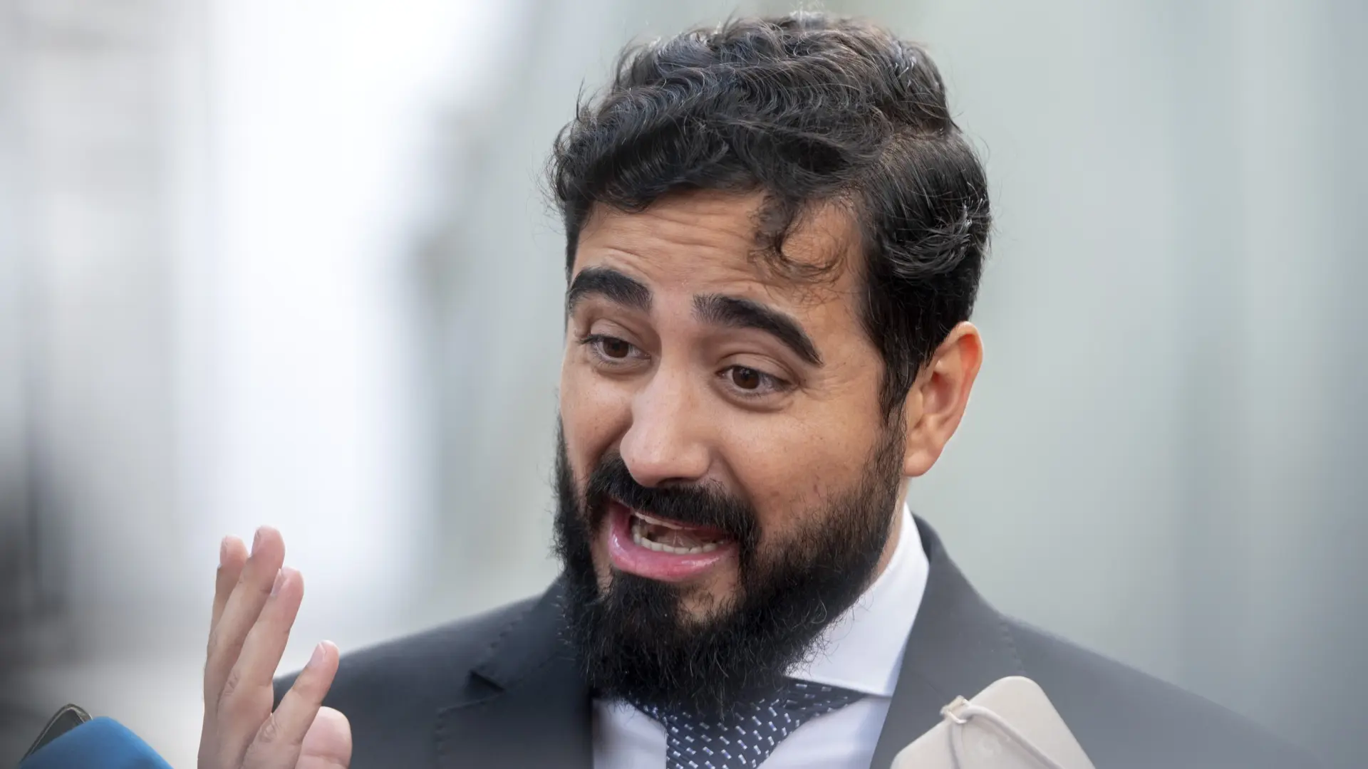  El Parlamento Europeo aprueba levantarle la inmunidad a Alvise y podrá ser juzgado por el Supremo 