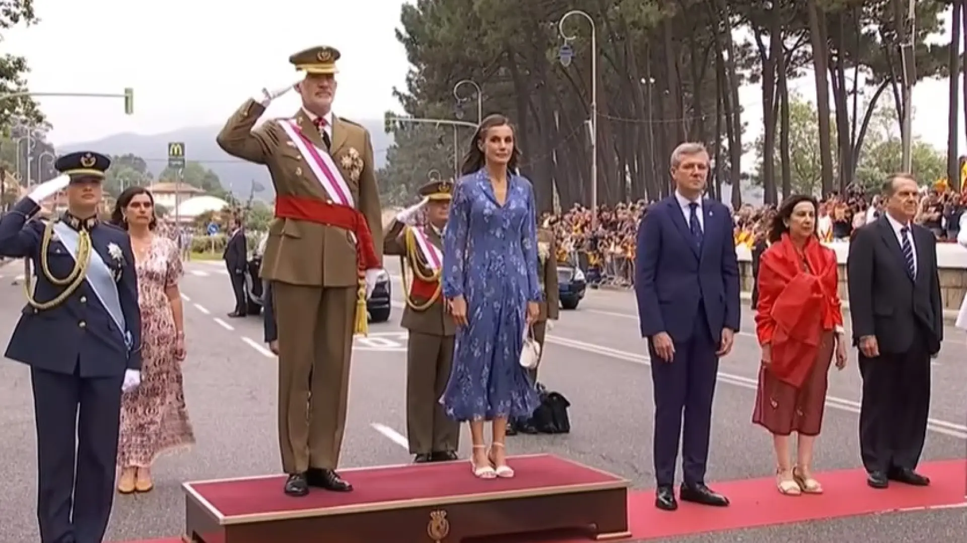  Día de las Fuerzas Armadas 2026, en directo | Los reyes presiden el desfile militar al que acude por primera vez la princesa Leonor 