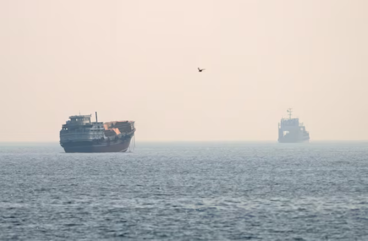 Hormuz traffic slows to multi-week low as renewed US, Iran strikes raise safety risk