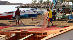 IMP nega ter ordenado retirada de botes das praias de Quebra Canela e Gamboa