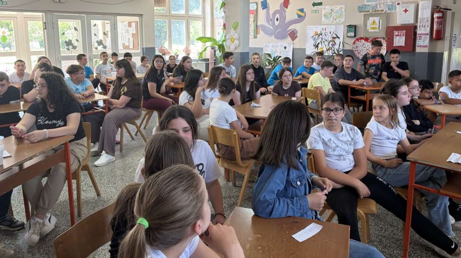 Na kreativan način ispratili maturante: Kviz „Znanje koje spaja“ u OŠ „Bora Stanković“
