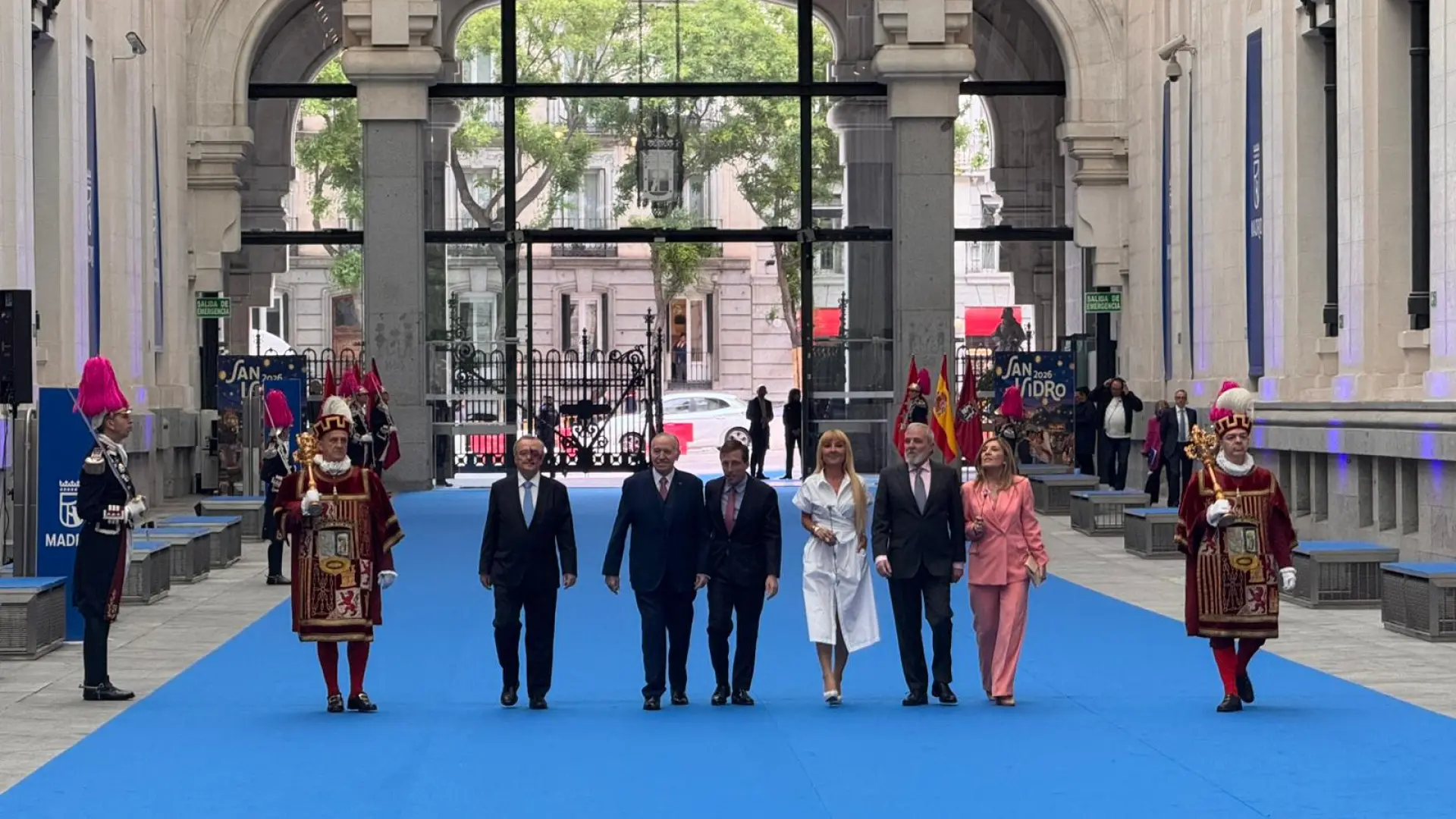  Almeida apela en San Isidro a la "convivencia, empatía y solidaridad" de un Madrid que "no levanta muros" 