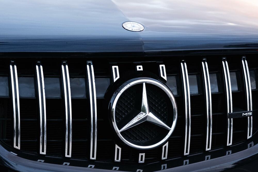 Mercedes zaoštrava štednju, odlaže doplatak radnicima