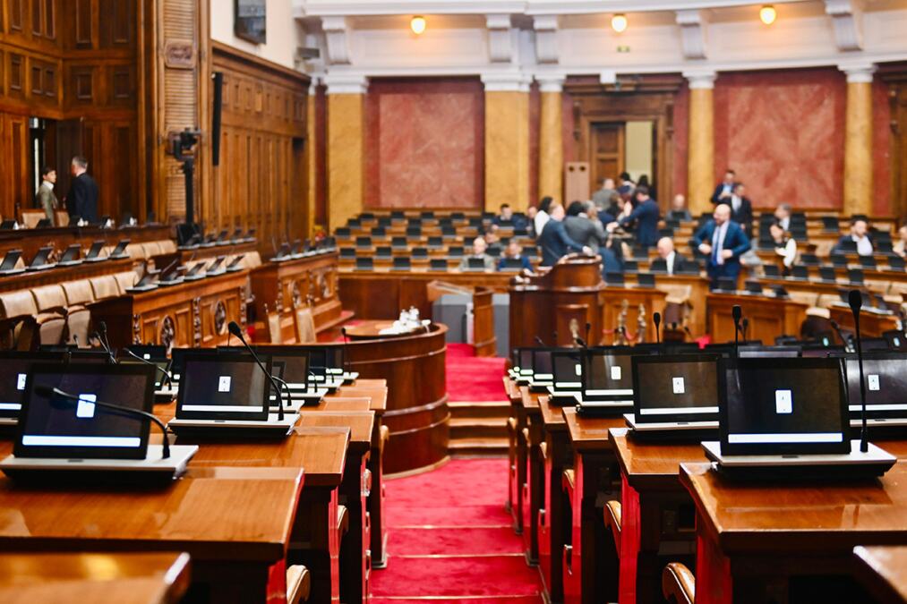 NASTAVAK SEDNICE SKUPŠTINE SRBIJE: Poslanici raspravljaju o 40 tačaka dnevnog reda