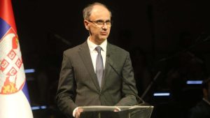 Premijer Macut apeluje na čačanske trgovce da ne podižu cene flaširane vode