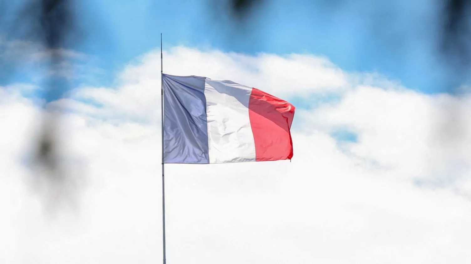 Morbihan : le drapeau français remplacé par une banderole injurieuse à Belle-Île-en-Mer avant le 14 juillet