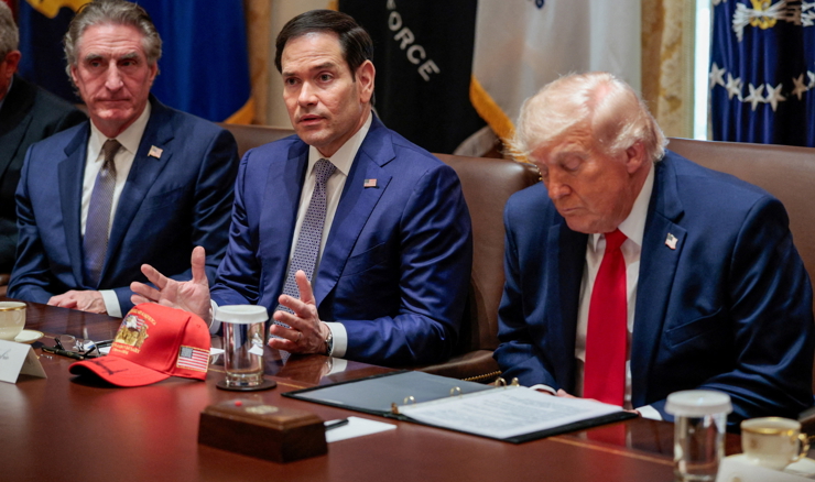 Trump održao sastanak u "situacijskoj sobi", nema konačne odluke o Iranu