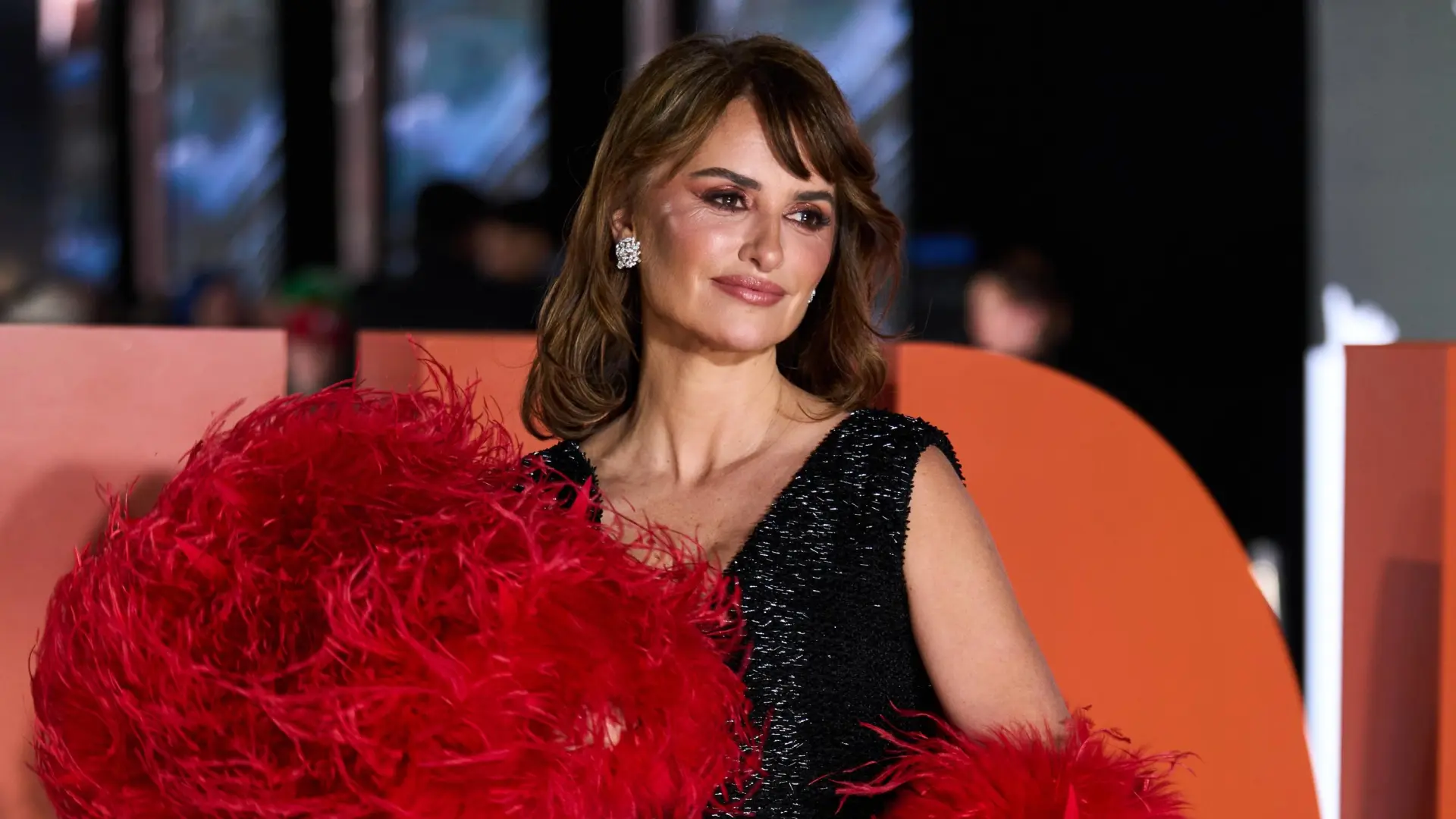  Penélope Cruz cumple 52 años: así ha evolucionado su estilo desde su primera alfombra roja hasta hoy 