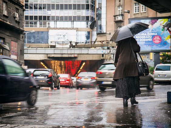 STIŽE NEVREME ZA SAT VREMENA! Evo u kojim delovima Srbije će PLJUŠTATI KIŠA