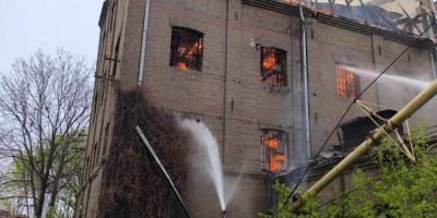 Skandal u Obrenovcu: Majka dečaka koji je spalio "Stari mlin" javno veličala "blokadere", za sve hteli da okrive vlast?!