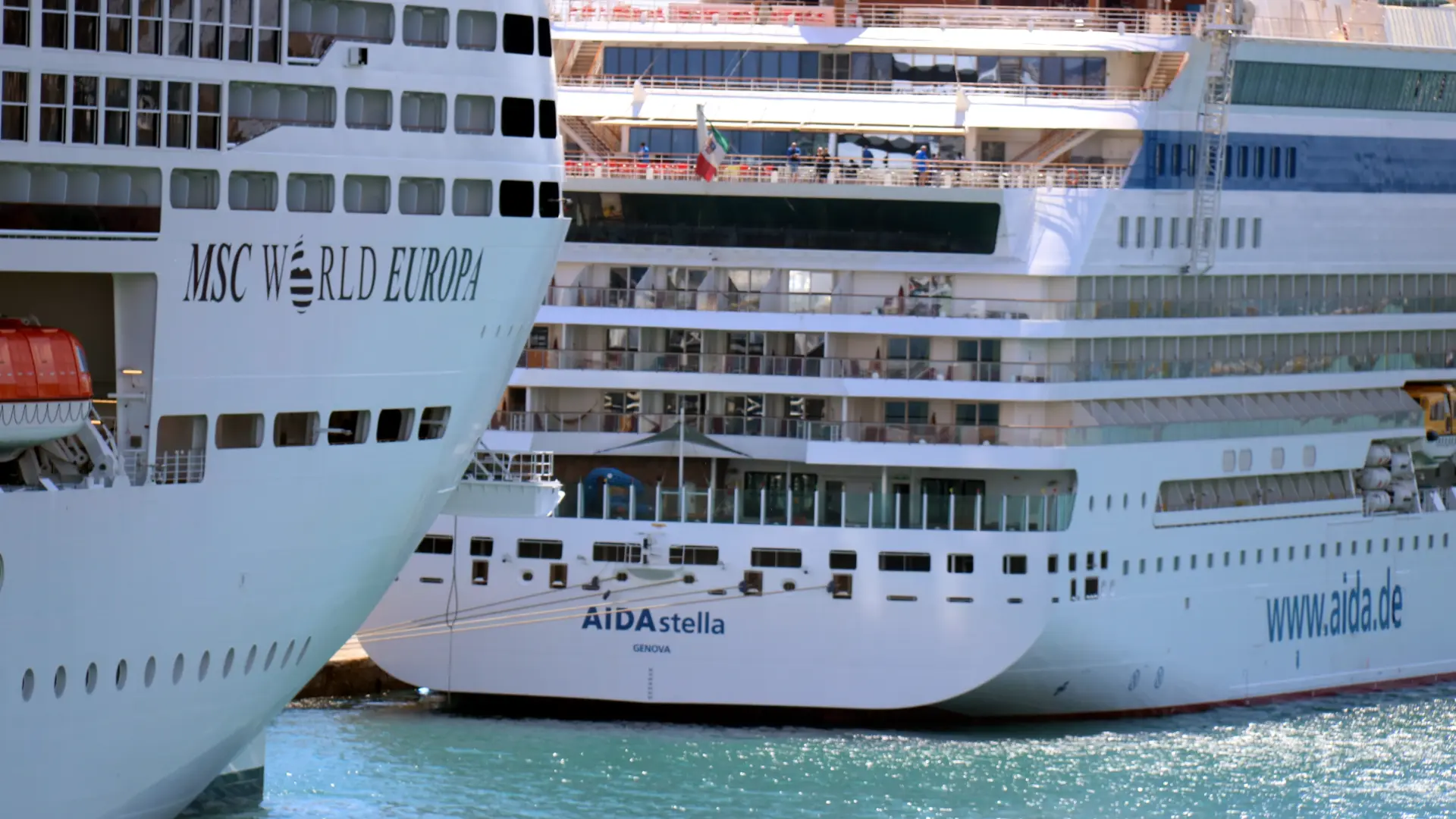  Barcelona se compromete a subir de golpe la tasa turística a los cruceros de escala a 30 euros 