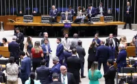 Governo federal faz gesto a prefeitos e acena a Alcolumbre