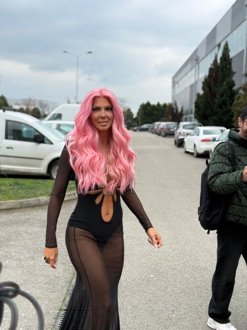 "SLUČAJNO ZNAM JEDNOG..."  Svi su mislili da Karleušu muva bivši dečko Emine Jahović, a zapravo je u pitanju ON? 