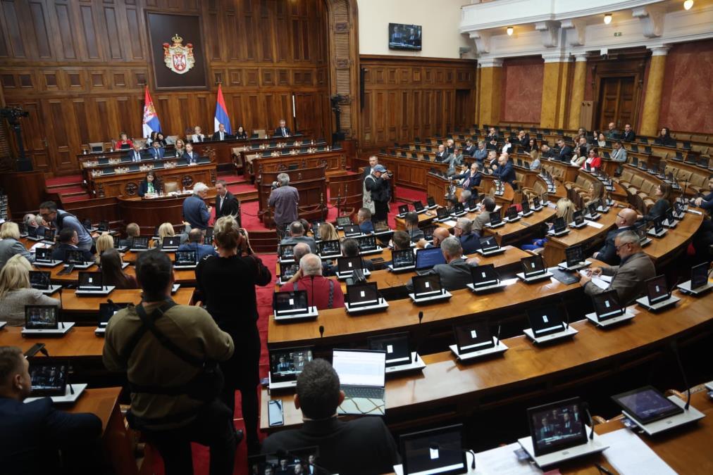 SKUPŠTINA SRBIJE NASTAVLJA ZASEDANJE: Na dnevnom redu 40 tačaka, raspravlja se o ključnim zakonima i strategijama 