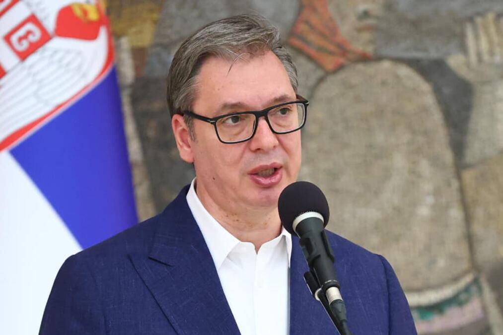 "NAJVIŠE IH JE BILO 436 U JEDNOM TRENUTKU!" Vučić o skupu kod Palate Albanija: Evo kada je predviđeno skidanje transparenta!