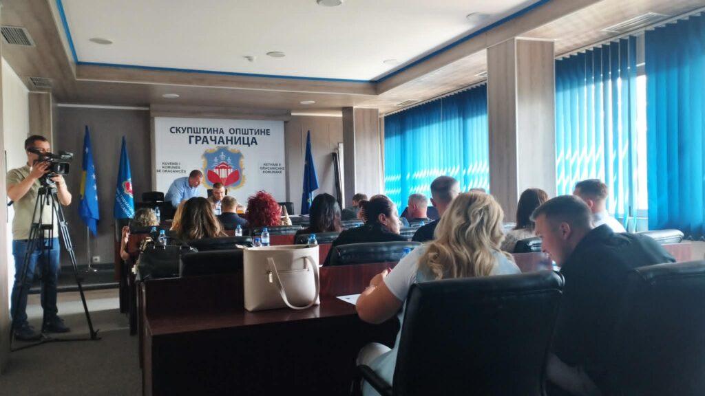 SO Gračanica: Usvojena Deklaracija kojom se traži da se uhapšeni odbornici i direktori brane sa slobode