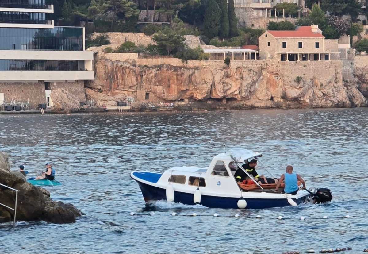 Dominko Radić u akciji spašavanja teško ozlijeđene Britanke kod Buže