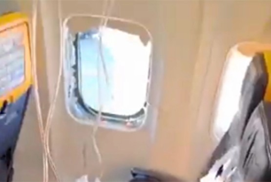 Novi snimak incidenta u kojem je Srbin umalo ispao iz aviona Rajanera