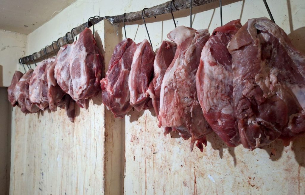 HAPŠENJE ZBOG AFAFRIČKE KUGE: Na gazdinstvu zaplenjeno više od sedam tona mesa bez dokumentacije