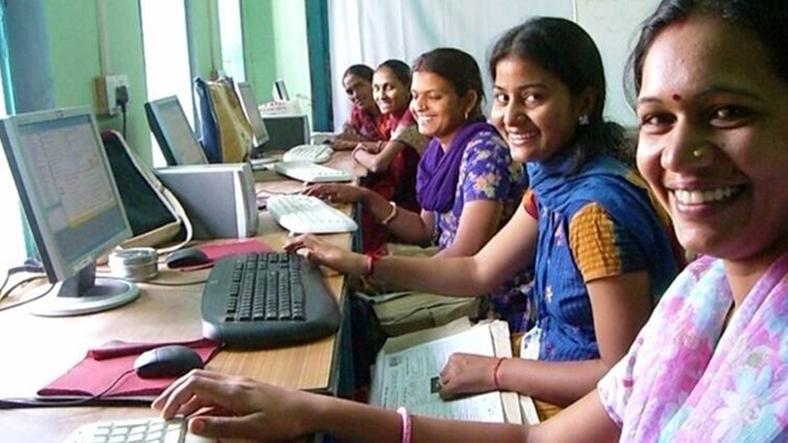 Biggest cities offer better salaries, more regular jobs for women, but stark gender disparity in income favours men