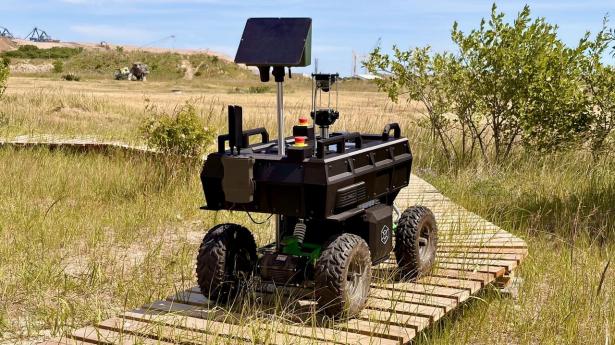 Startup satser på software til autonome militærkøretøjer